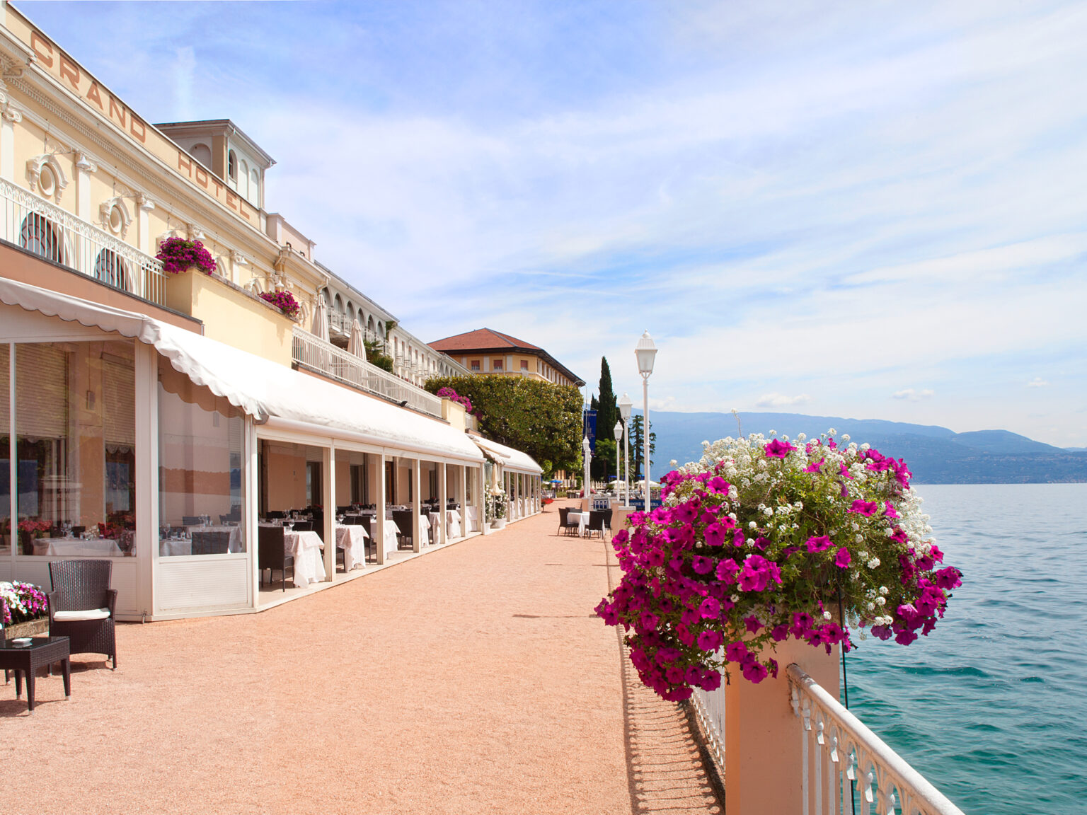 Η Apex Alliance και Pavăl Holding αποκτούν το ιταλικό Grand Hotel Gardone